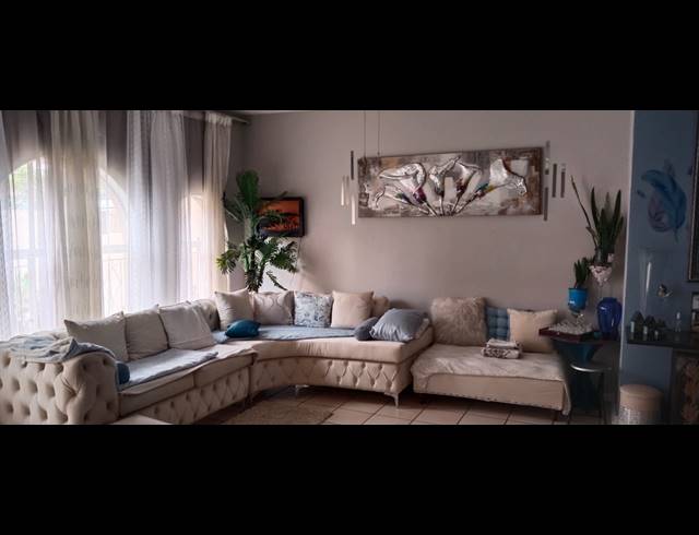 3 BEDROOM TOWNHOUSE FOR SALE IN THREE RIVERS PROPER